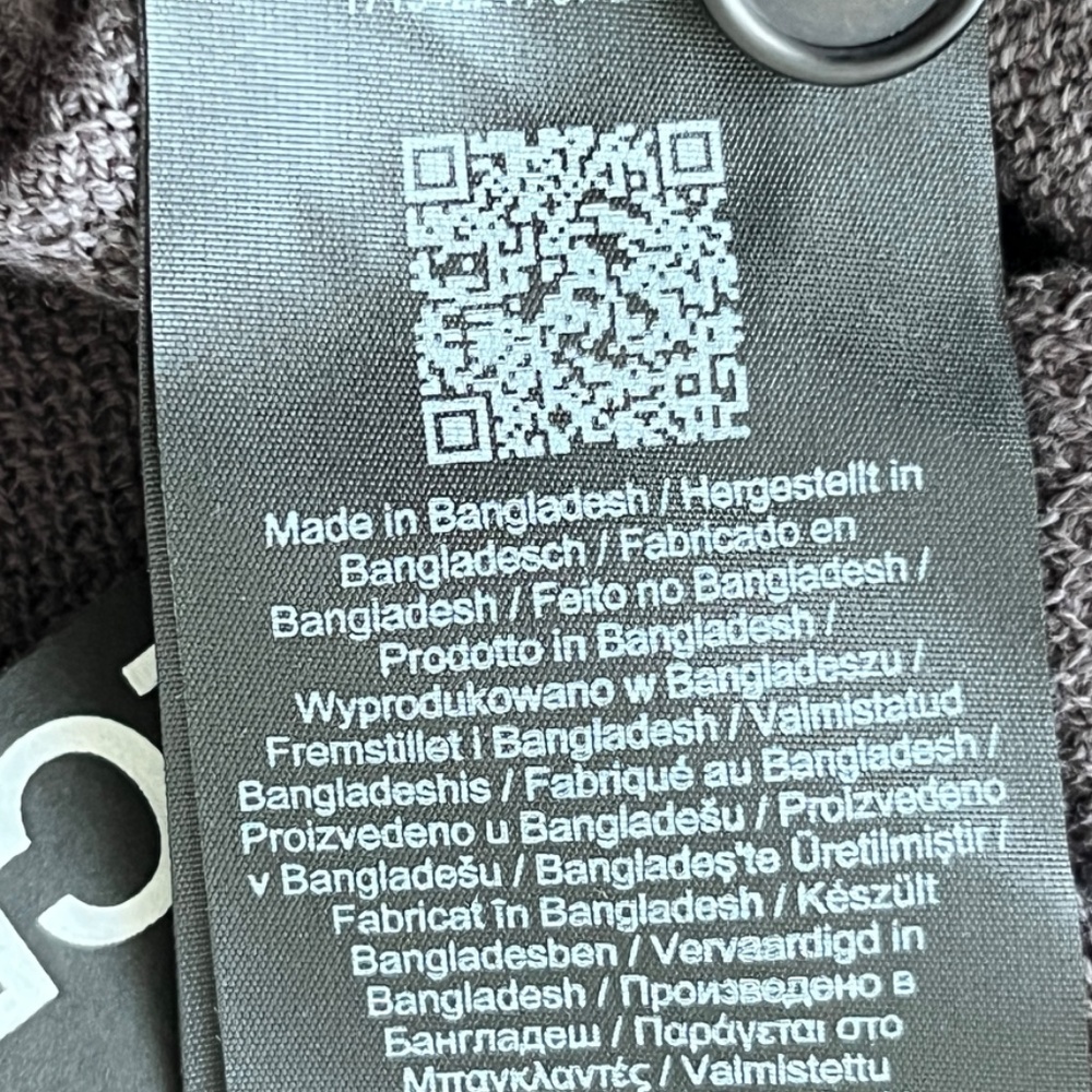 Vest - Picture 2 of 7